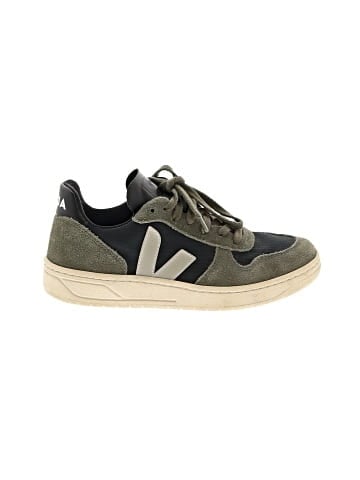 VEJA Sneakers (view 1)