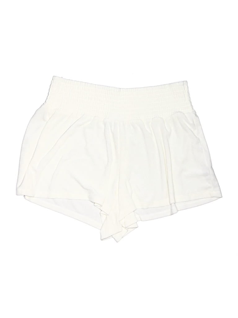 Pre-owned Torrid Shorts In Ivory