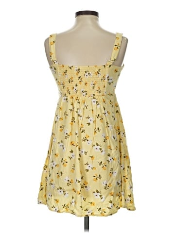 Old Navy Casual Dress (view 2)