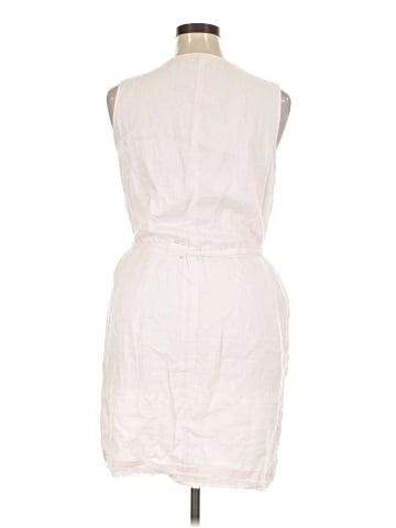 Saks Fifth Avenue Casual Dress (view 2)