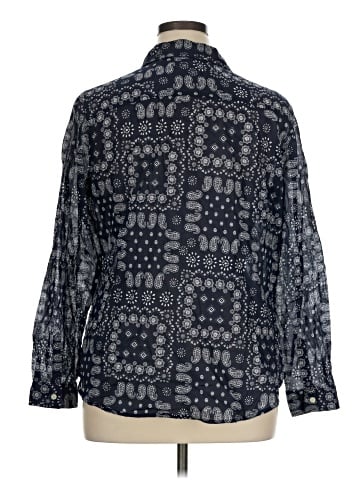 Old Navy Long Sleeve Button-Down Shirt (view 2)