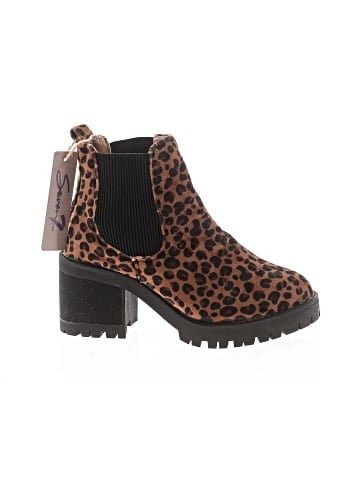 Seven7 Ankle Boots (view 1)