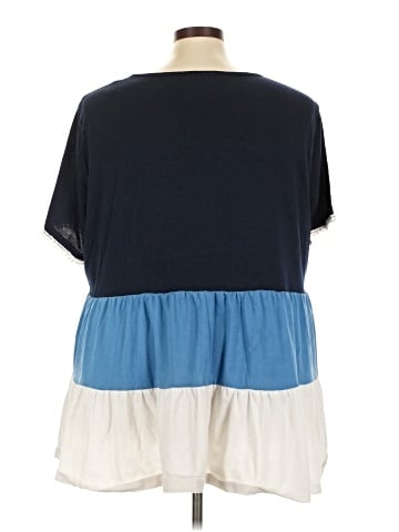 BLOOMCHIC Short Sleeve Top (view 2)