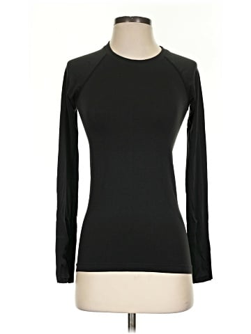 Lululemon Athletica Long Sleeve T-Shirt (view 1)