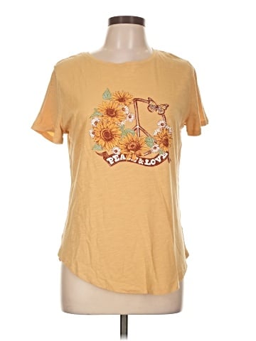 Maurices Short Sleeve T-Shirt (view 1)