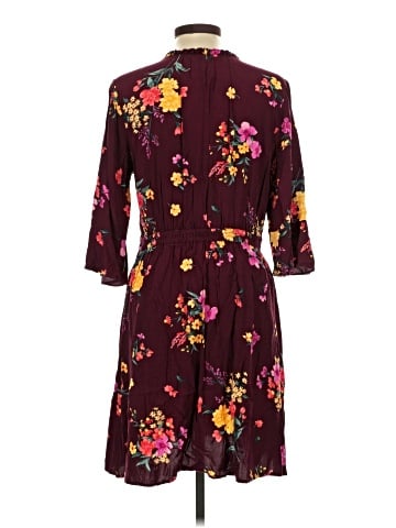 Old Navy Casual Dress (view 2)