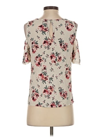 Lily White Sleeveless Blouse (view 2)