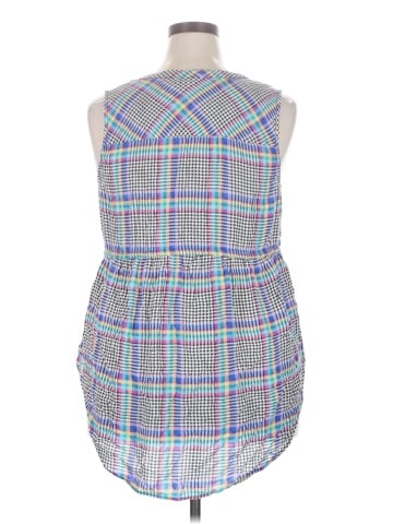 Torrid Sleeveless Button-Down Shirt (view 2)