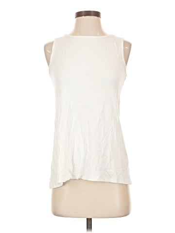 BEYOND THREADS Sleeveless T-Shirt (view 1)