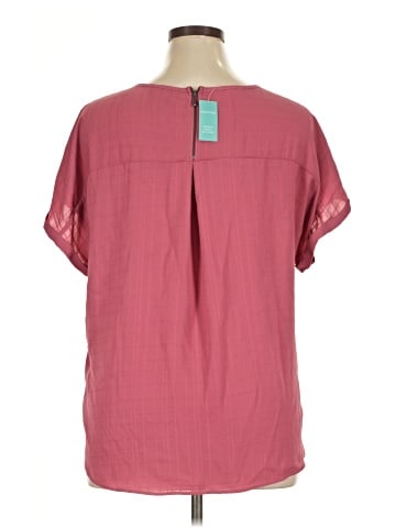 Maurices Short Sleeve T-Shirt (view 2)