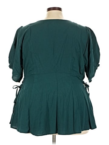 Torrid Short Sleeve Button-Down Shirt (view 2)