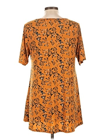 Lularoe Short Sleeve Top (view 2)