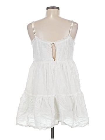 Urban Outfitters Casual Dress (view 2)