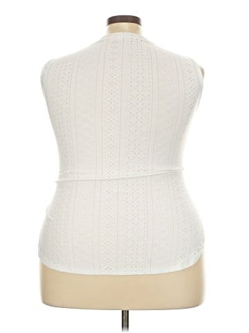 Unbranded Sleeveless T-Shirt (view 2)