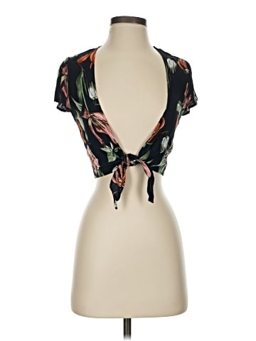 Lulus Sleeveless Blouse (view 1)