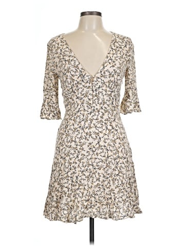Cupcakes & Cashmere Casual Dress (view 1)