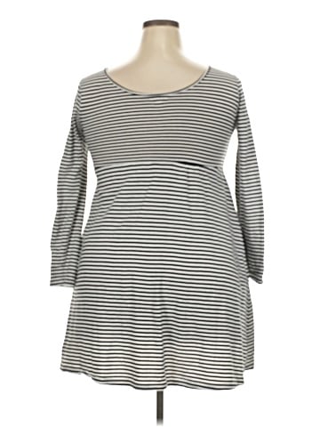 Old Navy Casual Dress (view 2)