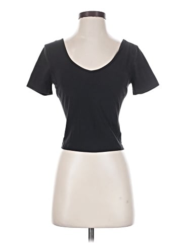 Lululemon Athletica Short Sleeve T-Shirt (view 1)