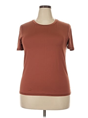 Fabletics Short Sleeve T-Shirt (view 1)