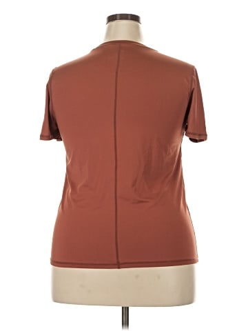 Fabletics Short Sleeve T-Shirt (view 2)