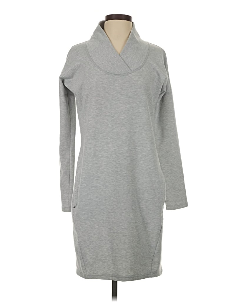 Pre-owned Athleta Sweatshirt In Gray