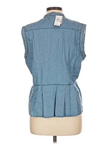 Levi's Sleeveless Blouse (view 2)