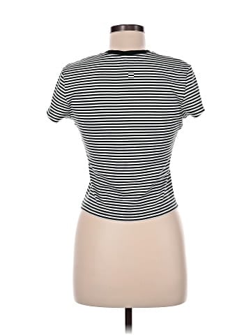 Uniqlo Short Sleeve T-Shirt (view 2)