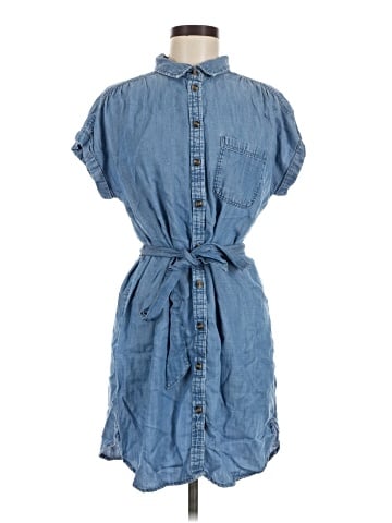 American Eagle Outfitters Casual Dress (view 1)