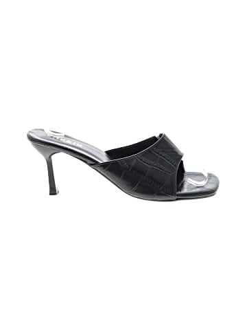 She & In Sandals (view 1)