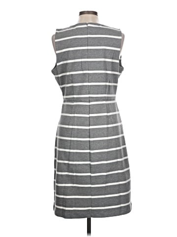 Old Navy Casual Dress (view 2)