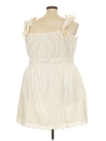 Old Navy Casual Dress (view 2)