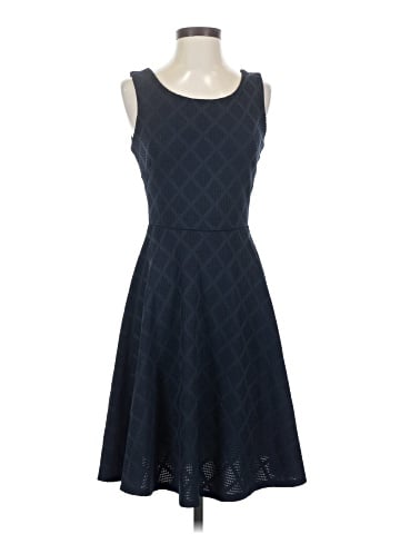 Le Lis Casual Dress (view 1)