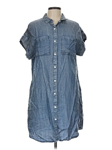 Velvet Heart Short Sleeve Button-Down Shirt (view 1)