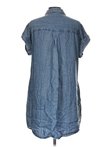 Velvet Heart Short Sleeve Button-Down Shirt (view 2)