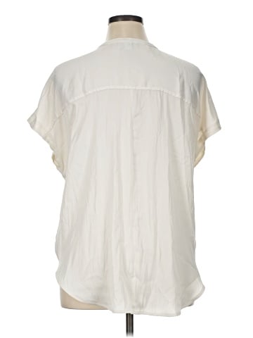 Old Navy Short Sleeve T-Shirt (view 2)