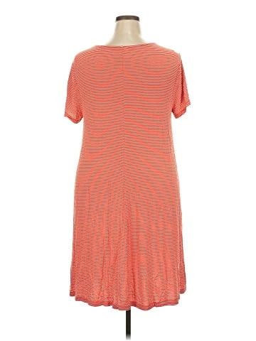 Old Navy Casual Dress (view 2)