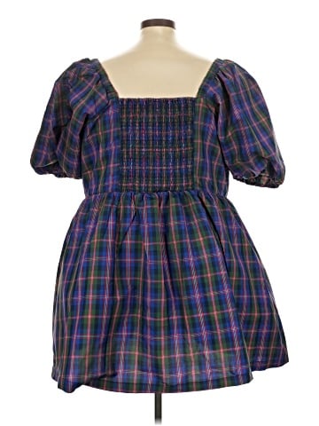 Old Navy Casual Dress (view 2)