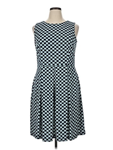 Liz Claiborne Casual Dress (view 1)