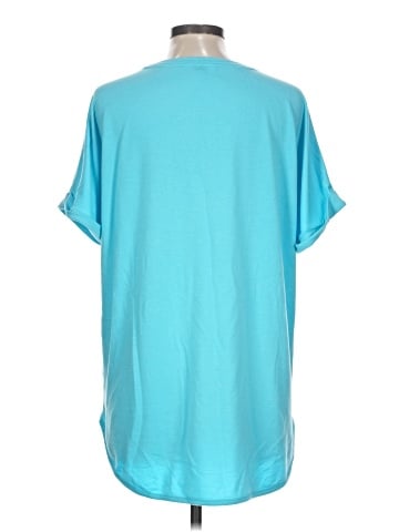 Crown & Ivy Poncho (view 2)