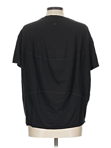 Lululemon Athletica Short Sleeve T-Shirt (view 2)