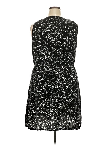 Old Navy Casual Dress (view 2)