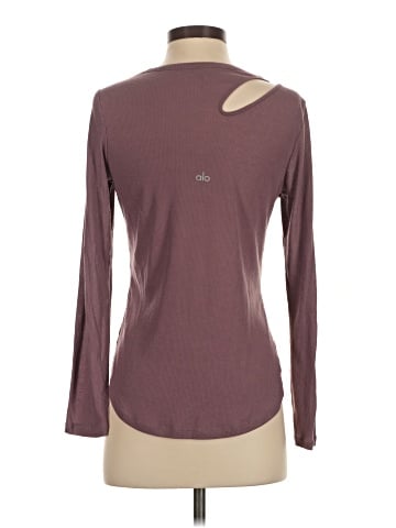 Alo Yoga Long Sleeve T-Shirt (view 2)