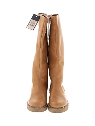 Universal Thread Boots (view 2)