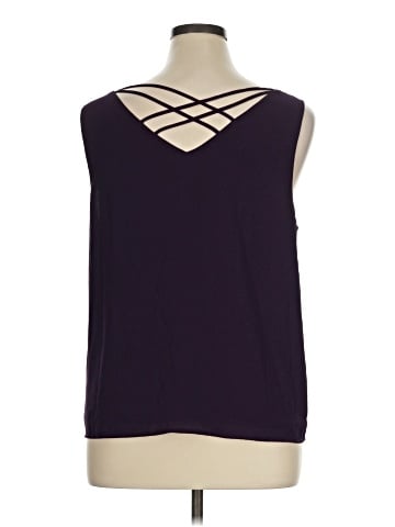 Versona Sleeveless T-Shirt (view 2)