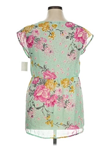 Love 2 be Loved Short Sleeve Blouse (view 2)