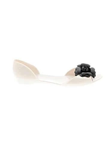 Unbranded Flats (view 1)
