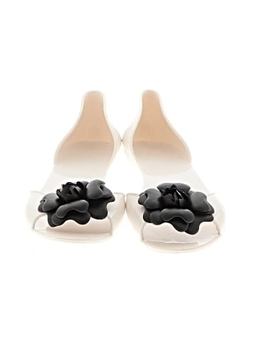 Unbranded Flats (view 2)