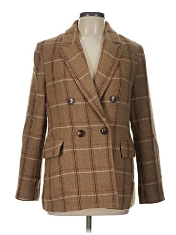 a loves a Blazer (view 1)