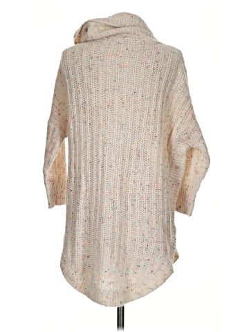 Express Outlet Poncho (view 2)