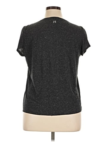 Victoria's Secret Short Sleeve T-Shirt (view 2)